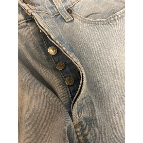 Levi's women's Light Wash button fly high rise 31W x 32L cotton jeans - Picture 8 of 11